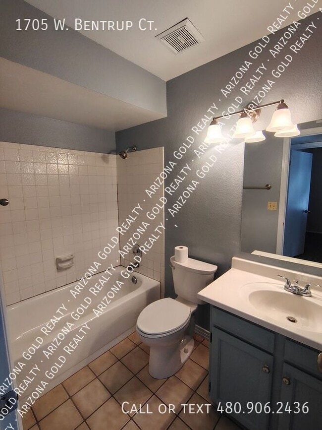 Building Photo - 1705 W Bentrup Ct