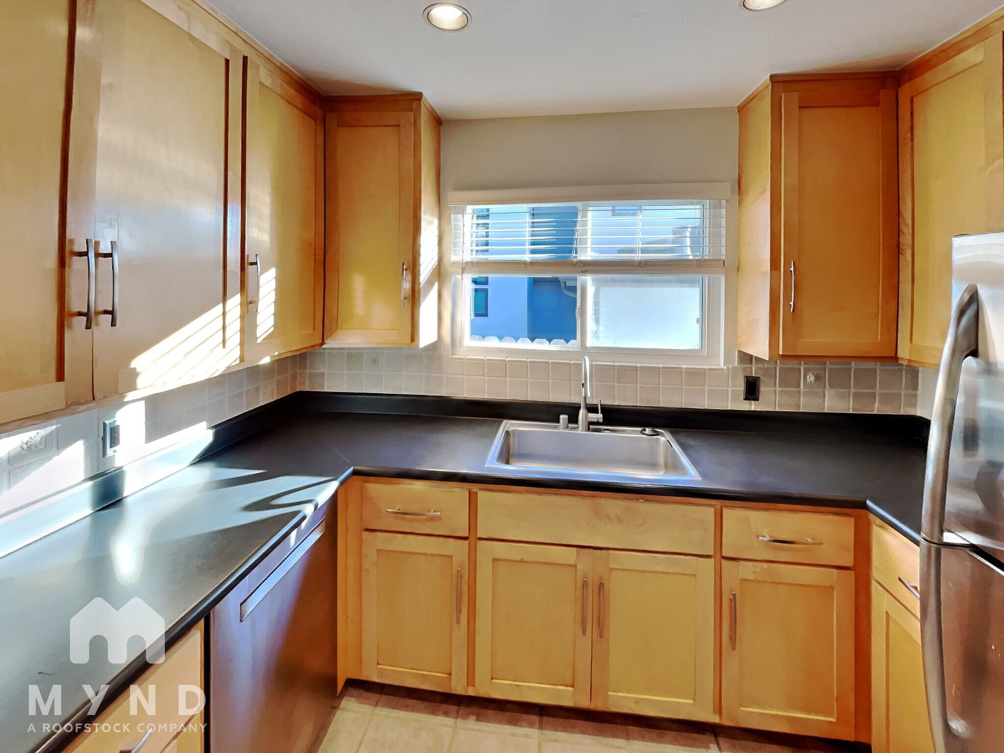 Building Photo - 2522 Buena Vista Ave