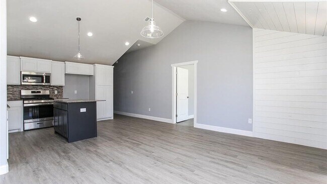 Building Photo - 1803 W Hull St