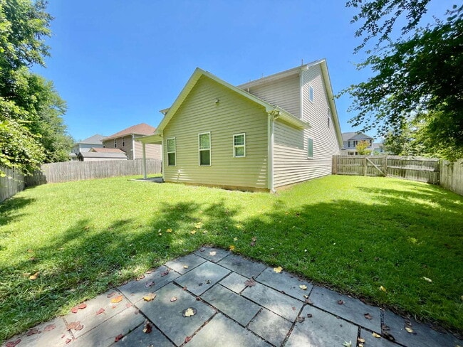 Building Photo - Beautiful 2 Story Home In Bridgeport North...