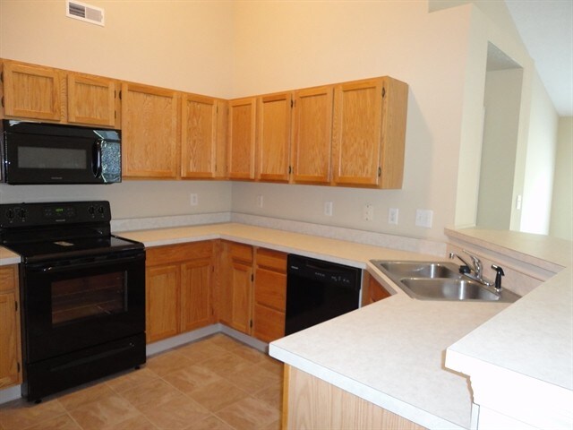 Building Photo - 7230 English Birch Ln