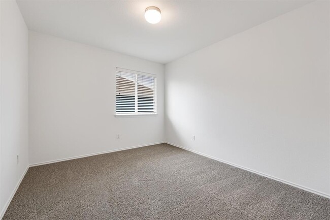 Building Photo - 1706 Sand Hills Dr