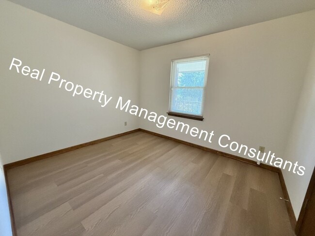 Building Photo - 16604 E Gudgell Rd