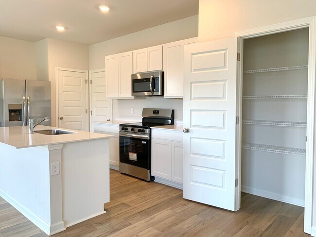 Building Photo - 821 Moray Ln
