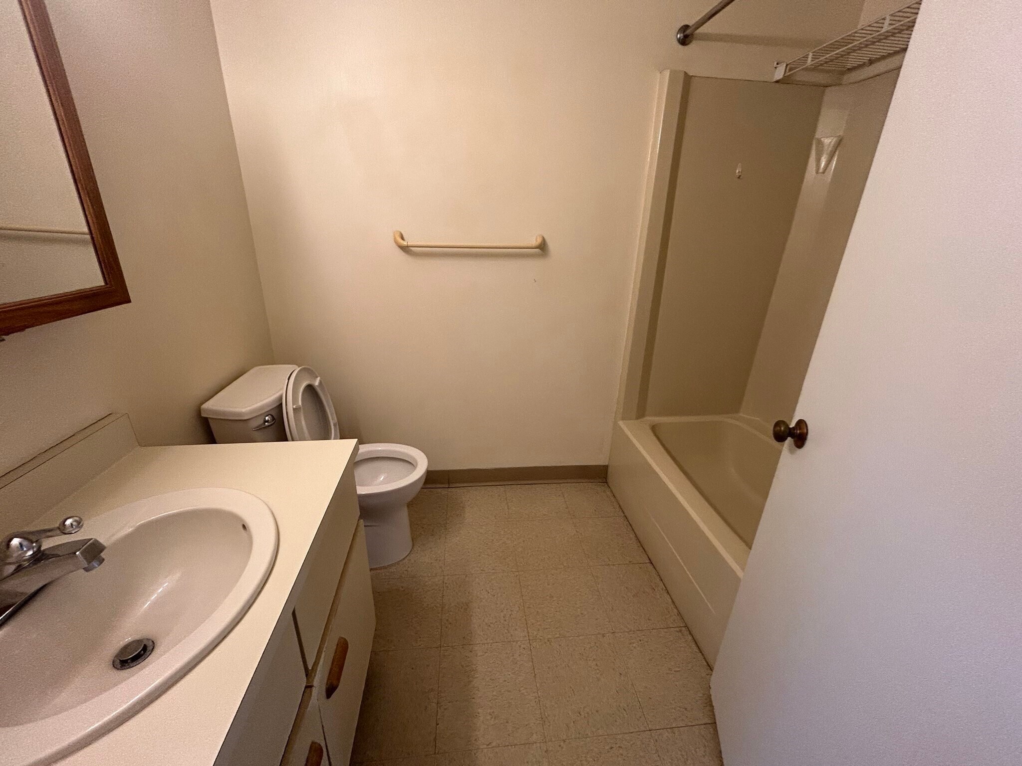 Building Photo - 50 S Common St