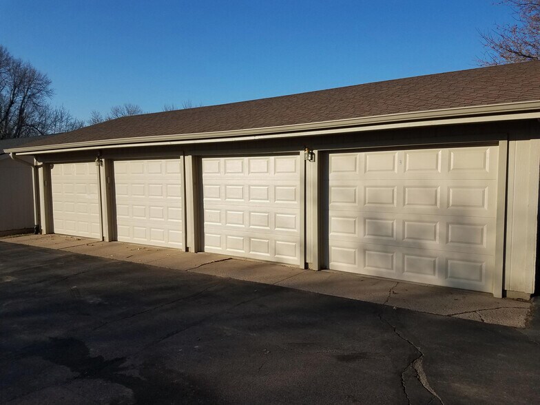 Building Photo - 2808 E Klondike Trl