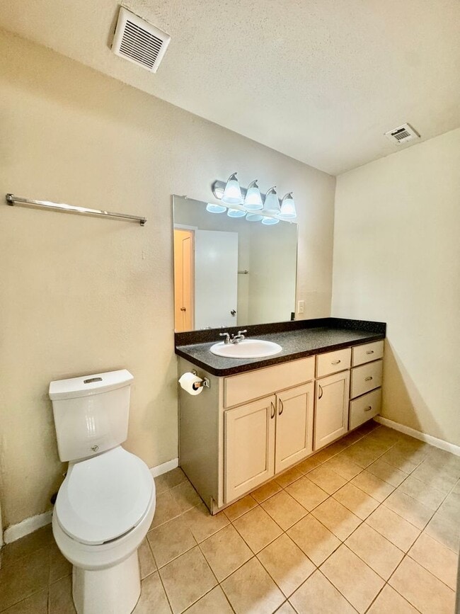 Building Photo - 8100 Cambridge St