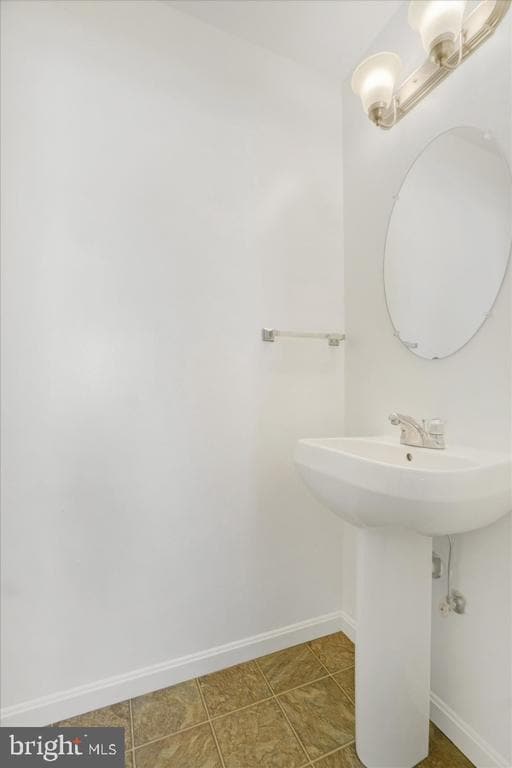 Building Photo - 655 Fisher Dr