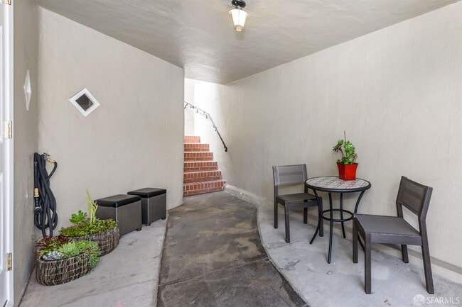 Building Photo - 177 Meadowbrook Dr