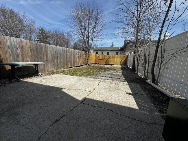 Building Photo - 314 Saracino Dr
