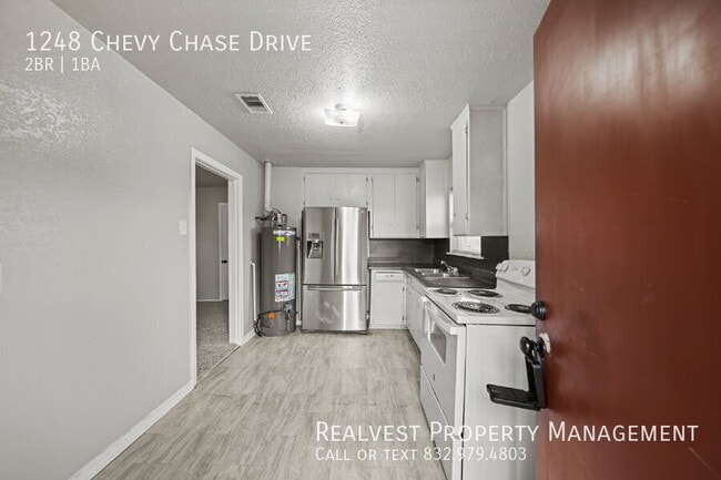Building Photo - 1248 Chevy Chase Dr