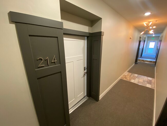 Building Photo - Modern Two Bedroom, 1.5 Bathroom Condo on ...