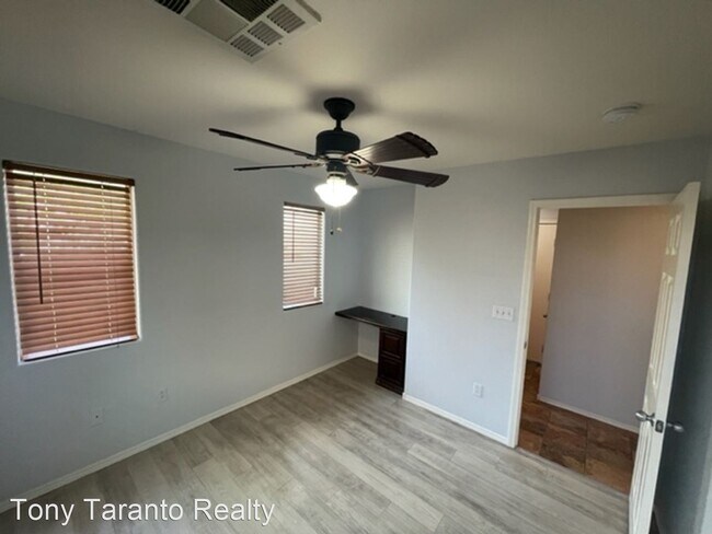 Building Photo - 5 br, 3.5 bath House - 5869 Baroque Gold C...