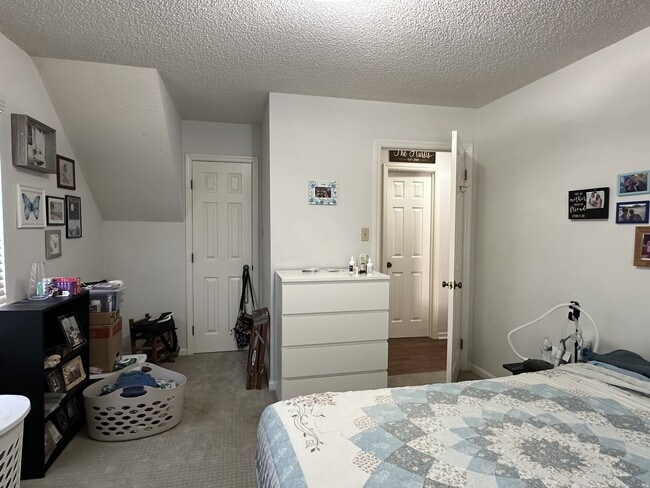 Building Photo - 36 Country Walk Dr