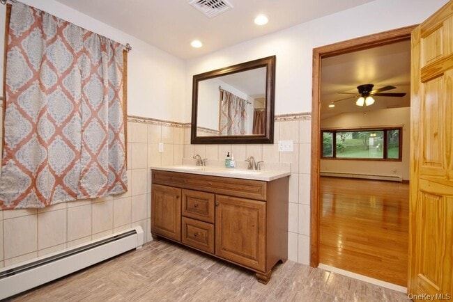 Building Photo - 24 Lake Ave