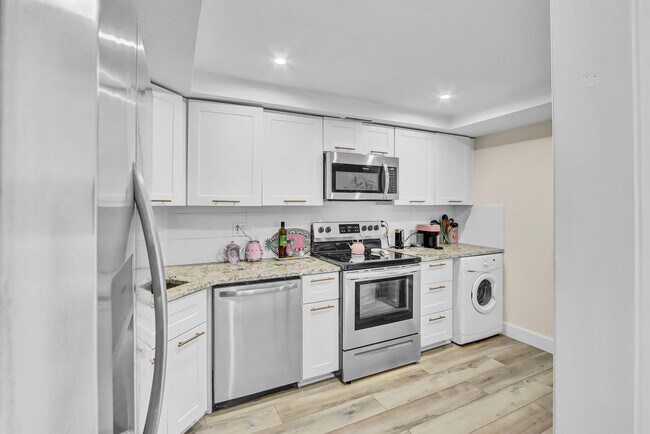 Building Photo - 2000 Presidential Way