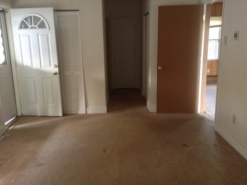 Building Photo - 300 Heikes Ave