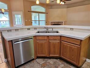 Building Photo - 2204 Zoa Dr