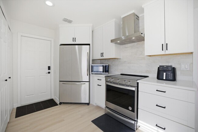 Building Photo - 5829 Fairwoods Cir