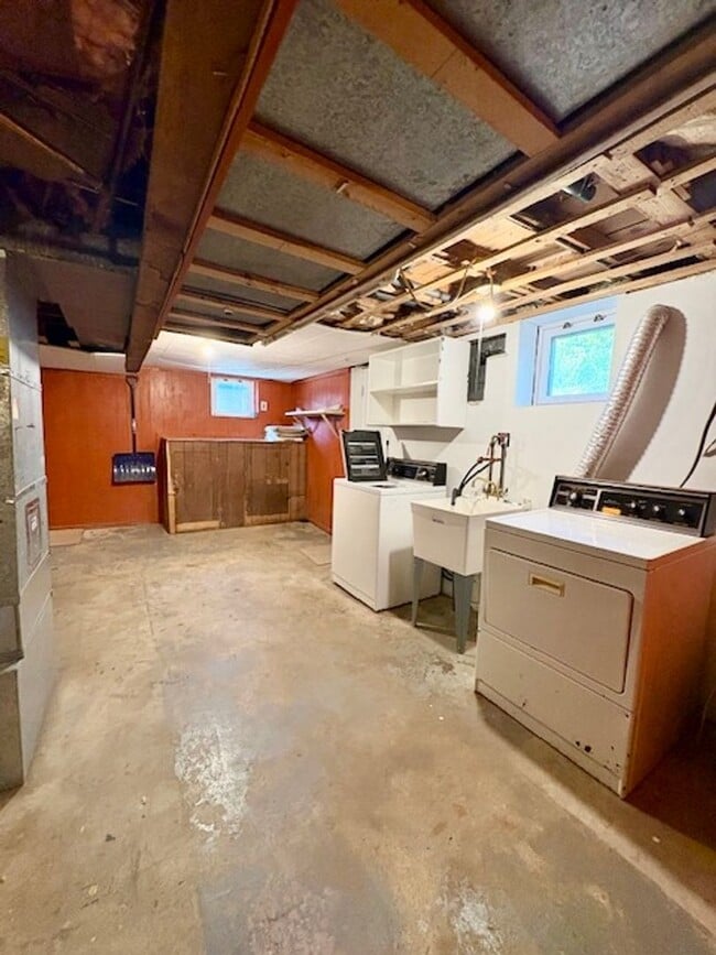 Building Photo - 4541 Fairfield Dr