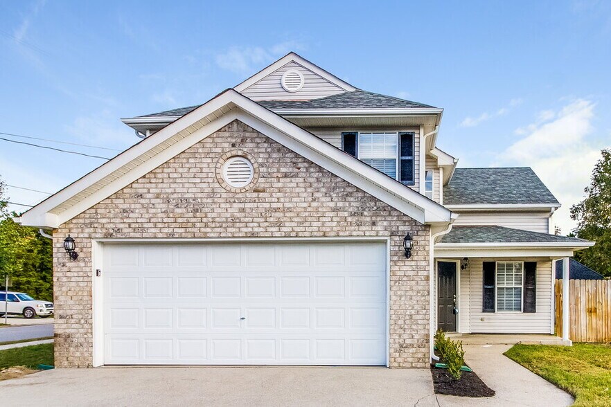 Primary Photo - 101 Brandy Ct