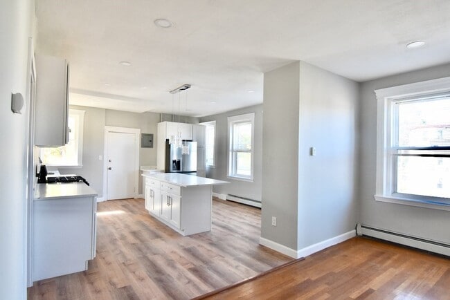 Building Photo - 105 Homestead St