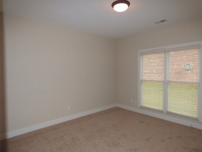 Building Photo - 230 Chesser Loop Rd