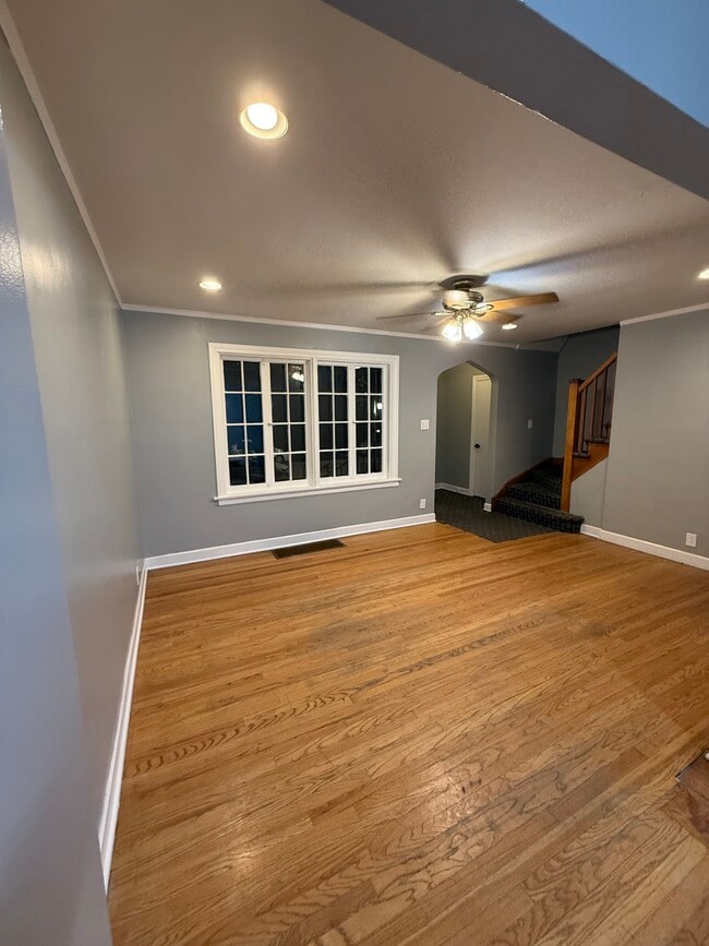 Building Photo - 6316 S Kenneth Ave