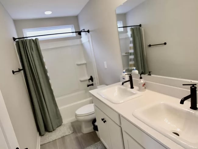 Building Photo - Charming 4 beds 3 baths in Powell!