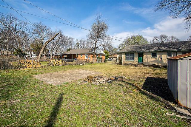 Building Photo - 1925 Hilltop Dr