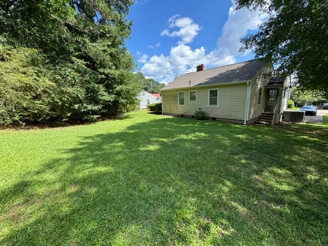 Building Photo - 245 Beechwood Cir