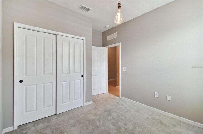 Building Photo - 10606 Laguna Plains Dr