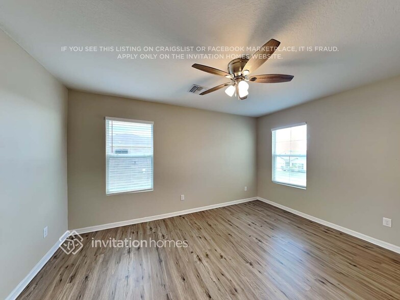 Building Photo - 4226 Park Willow Ave