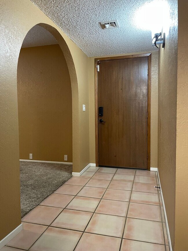 Building Photo - OWNER'S SUMMER SPECIAL-$300 OFF first 3 months! Sparkling Pool Home!