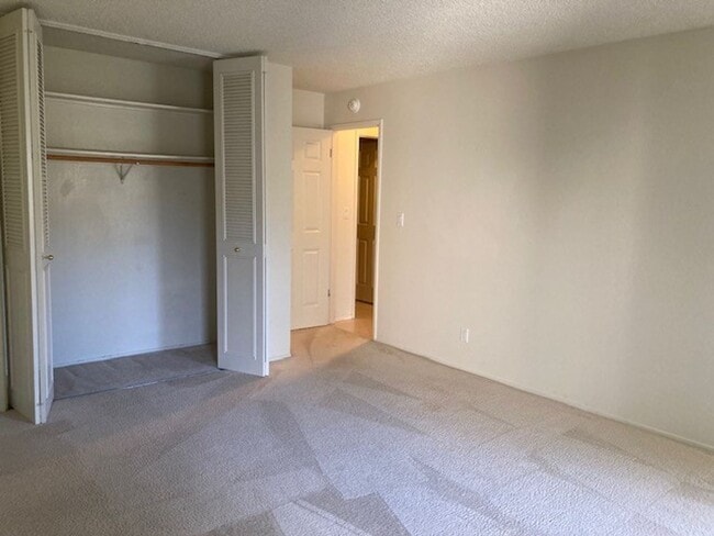 Building Photo - Charming 2 bedroom condo located in Walnut...