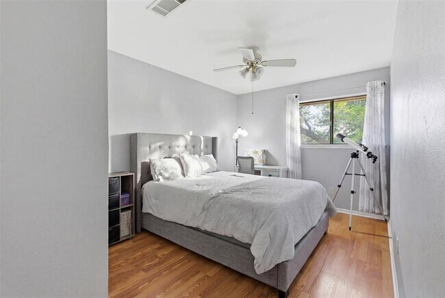 Building Photo - 105 Norwood Dr