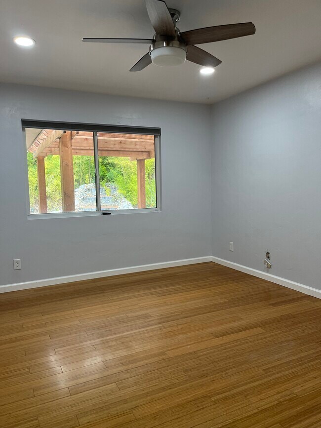 Building Photo - 5273 Montecito Dr
