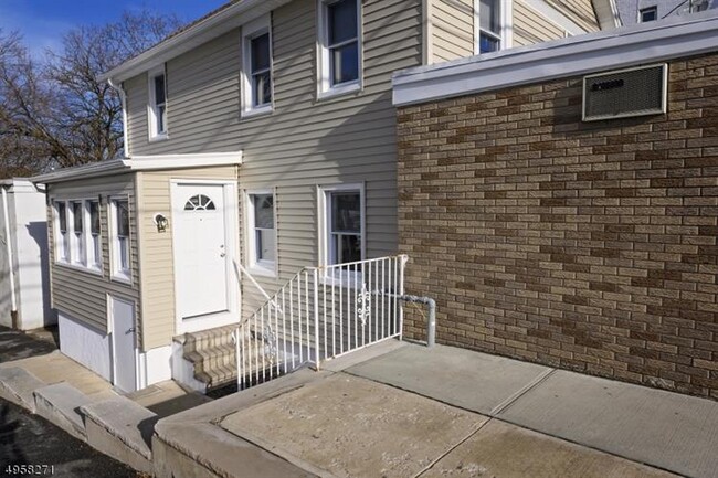 Primary Photo - 199 Scotland Rd