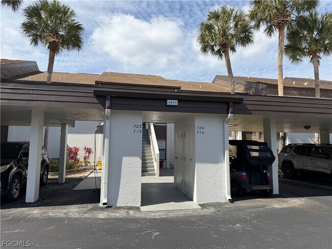 Building Photo - 5850 Trailwinds Dr