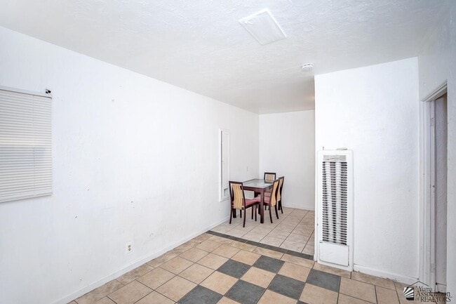 Building Photo - 531 S 1st Ave