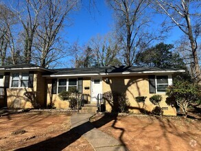 Building Photo - Charming Two Bedroom Duplex in Plaza Midwood!