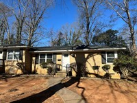 Building Photo - Charming Two Bedroom Duplex in Plaza Midwood!