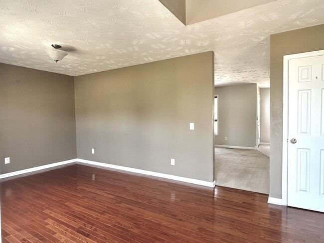 Building Photo - 284 Briarwood Pl