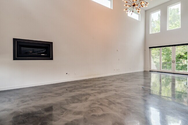 Building Photo - "Classy 3-Bed Oasis with Granite Touches &...