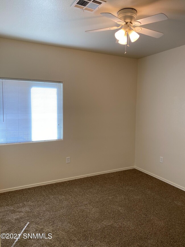 Building Photo - 1000 La Fonda Dr