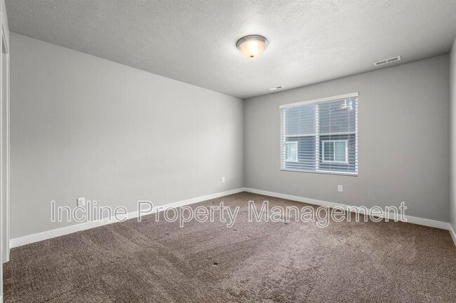 Building Photo - 5638 Island Ridge Dr