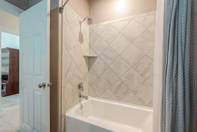 Building Photo - 1726 Summerlyn Ter Dr