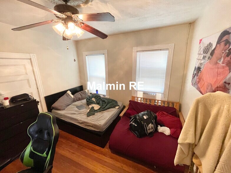 Building Photo - 89 Hillside St