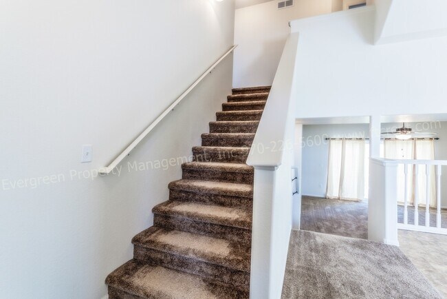 Building Photo - 318 Cherryridge Dr