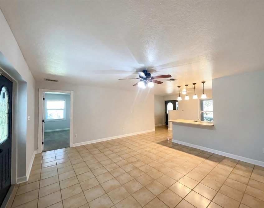 Building Photo - 2037 Recker Hwy